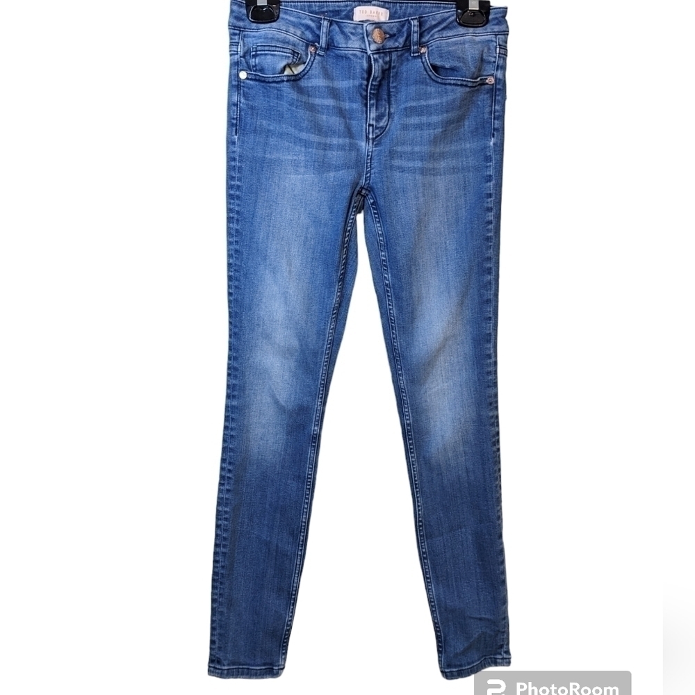 Ted Baker London women's jeans size 4.  Floral pockets. Casual pants